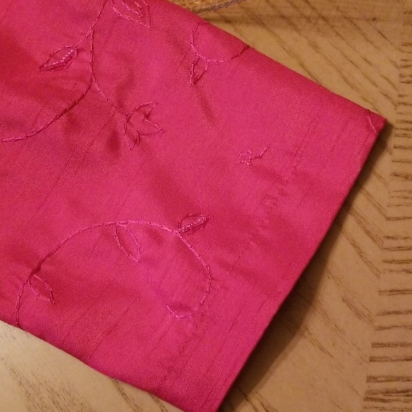 Fuschia Blouse - Picture 5 of 5
